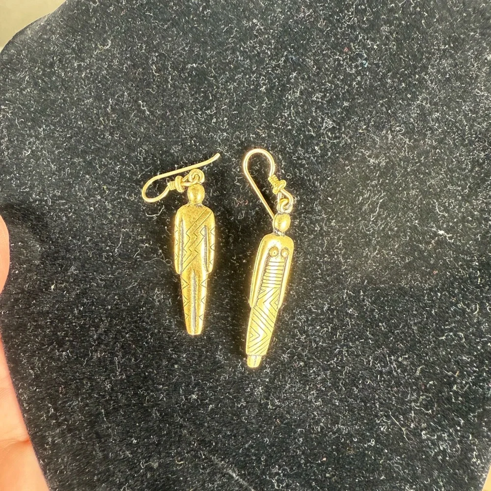 N/A elegant gold